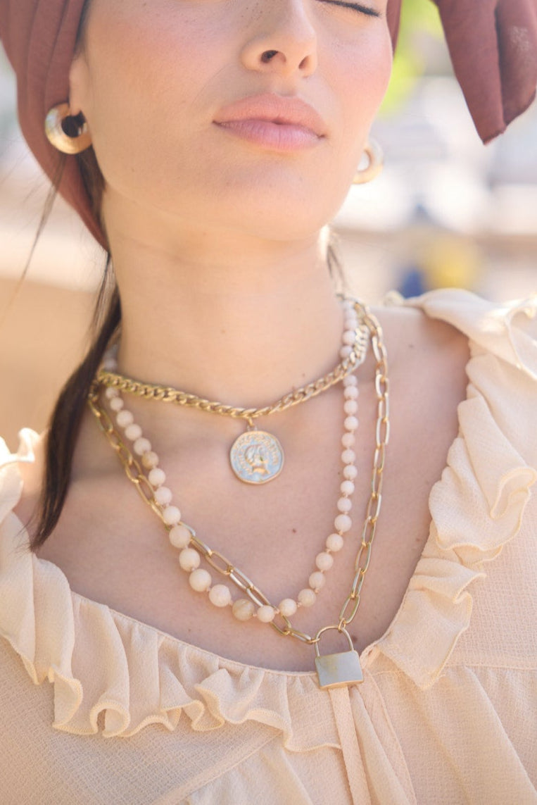 מחרוזרת אבנים טבעיות