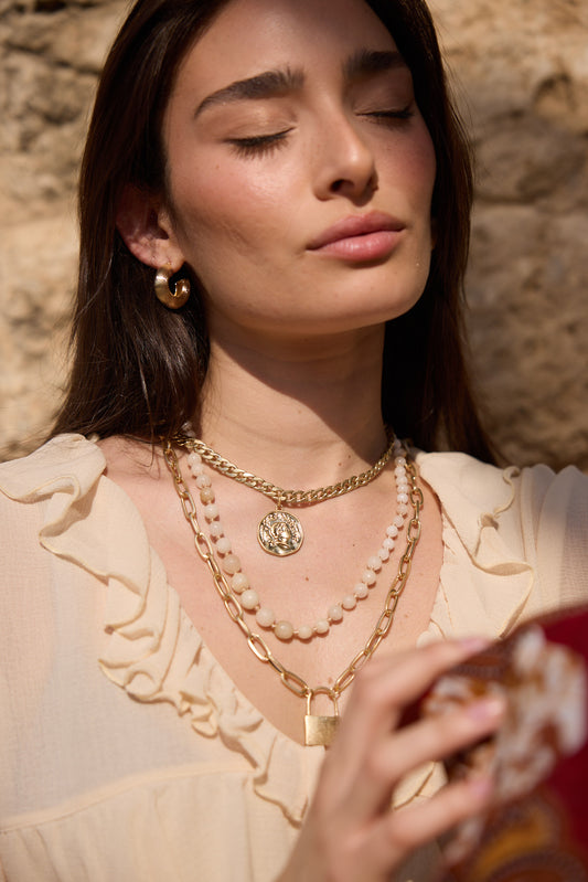 מחרוזרת אבנים טבעיות