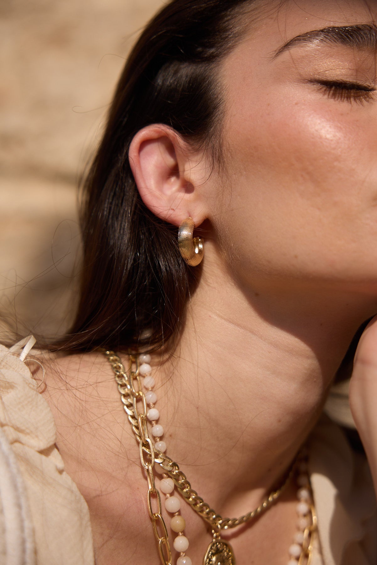 מחרוזרת אבנים טבעיות