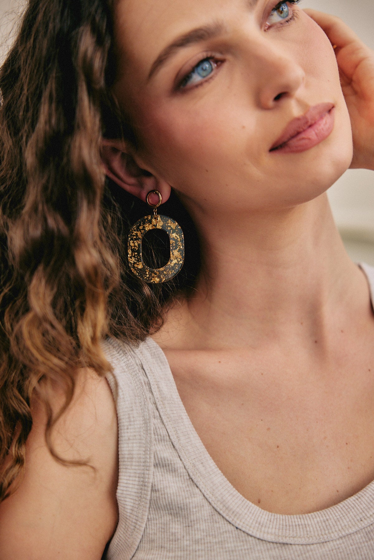 עגילי רטרו שקוף