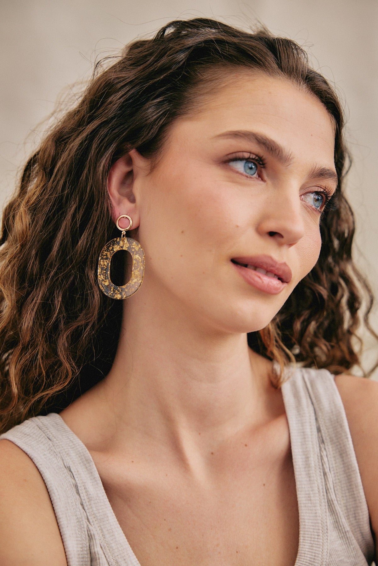 עגילי רטרו שקוף